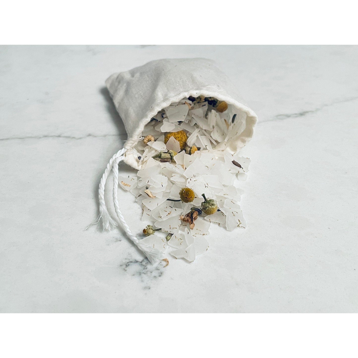 Soothing Relaxation with Lavender & Chamomile Bath Soak